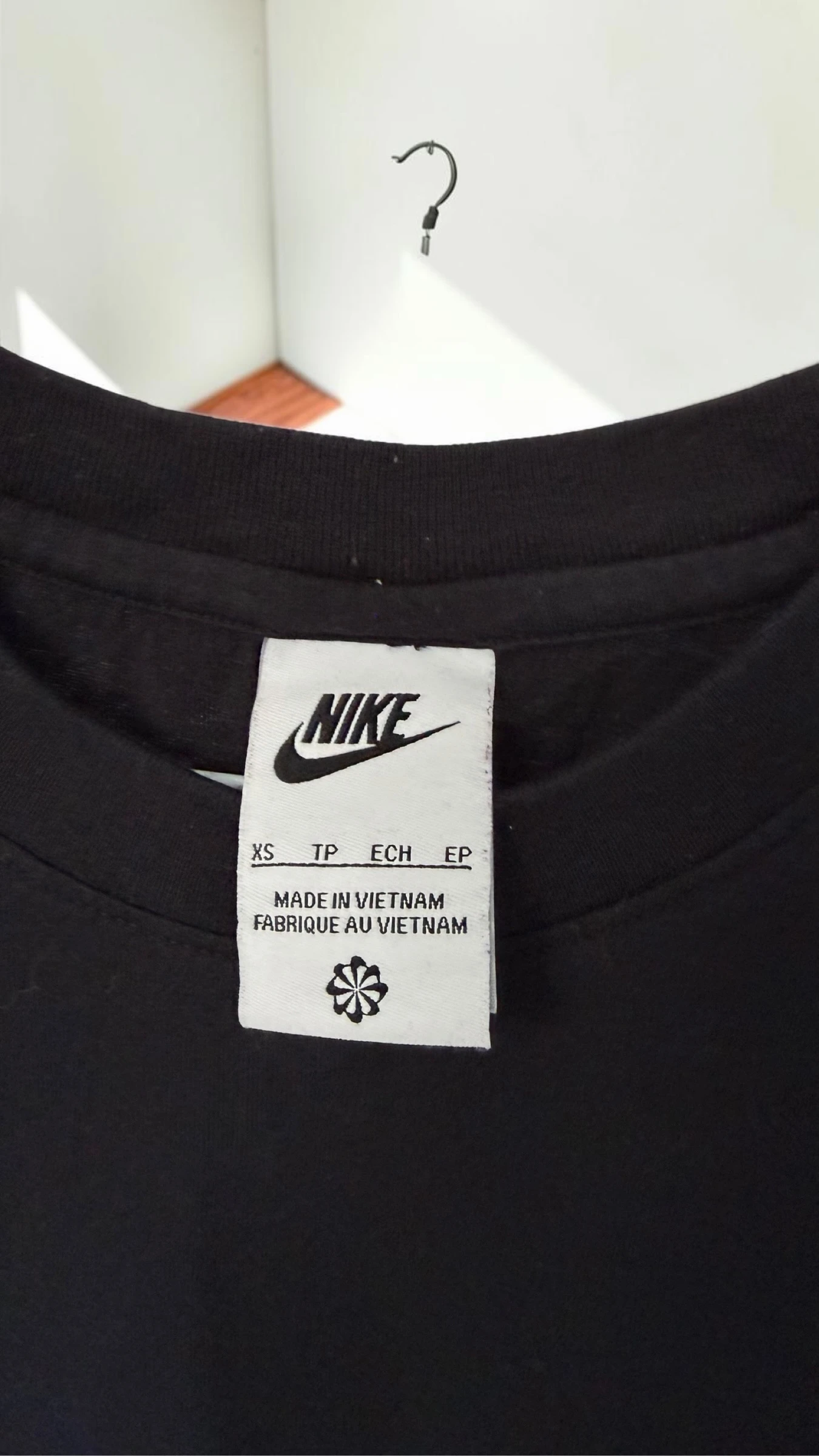 Camiseta Nike preta com logo grande tamanho PP – photo 3
